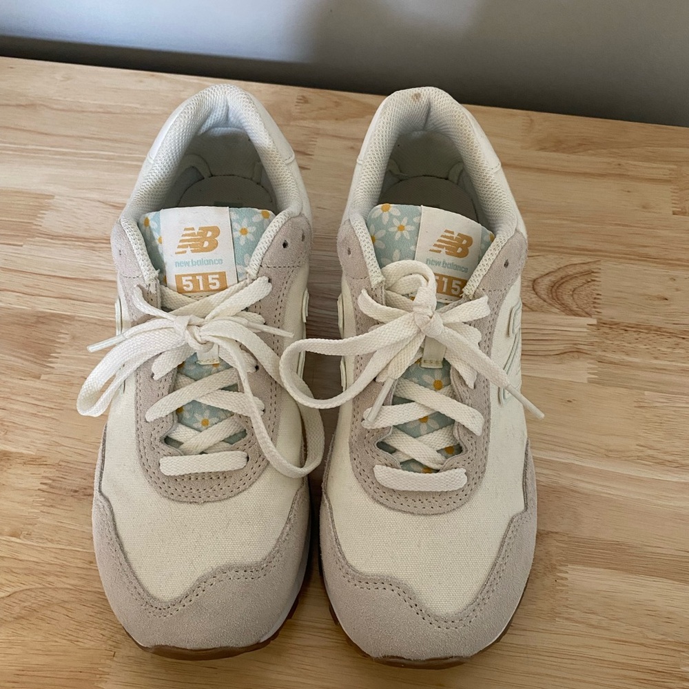 New Balance Women's 515 Sneaker - Picture 2 of 6